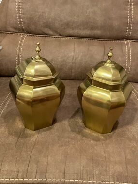 Vintage Brass Urns Ginger Jars with Lids